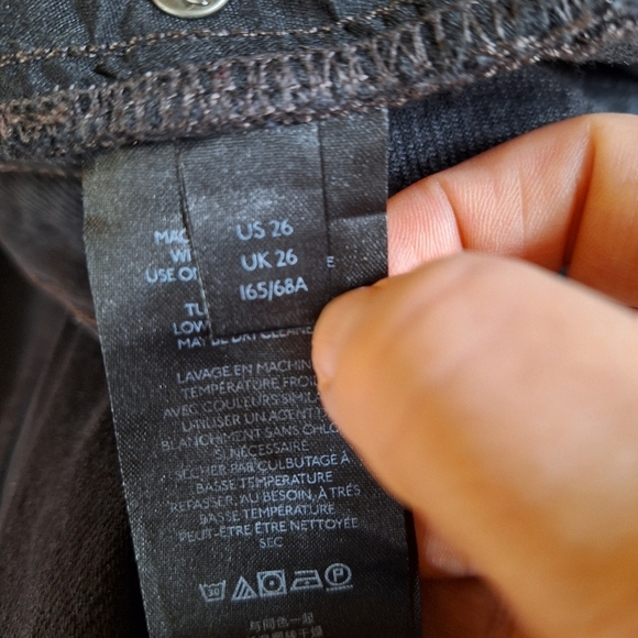 NWOT We The Free Maggie Cropped Jeans. Button fly. Distressed.  Womens size 26 - Picture 5 of 8